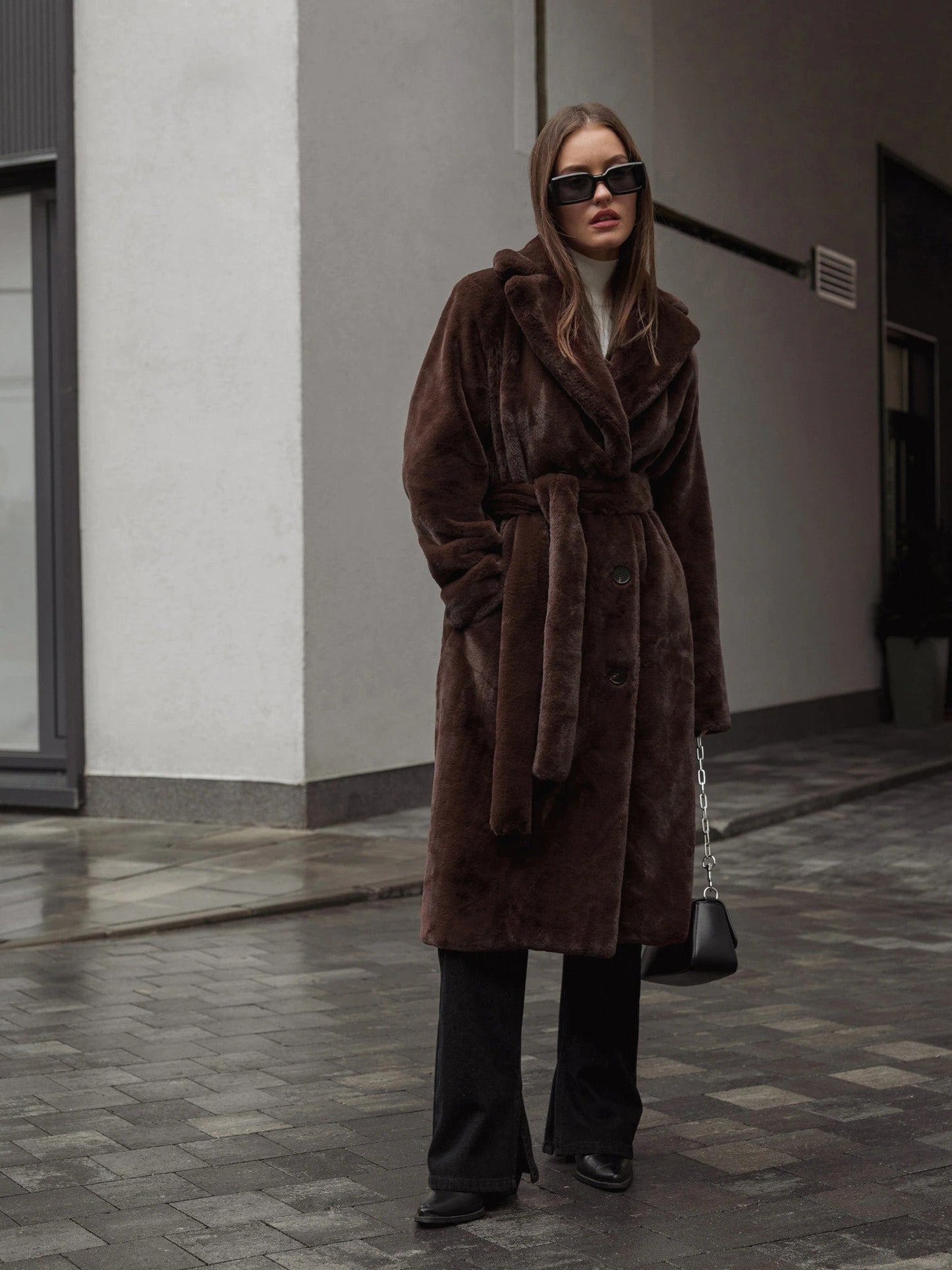 Manteco Largo con Cinturón Ajustable y Cierre de Botones para Mujer | Ideal para Invierno
