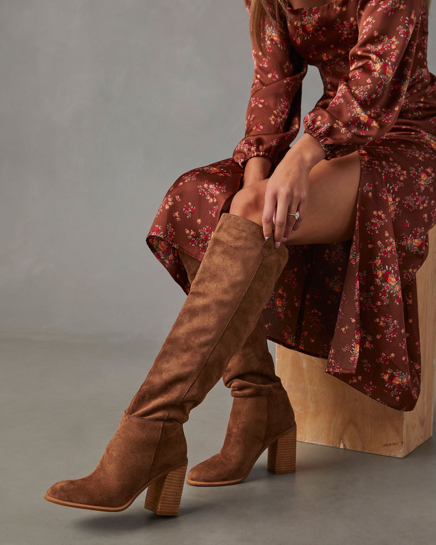 Botas Altas Con Diseño Slouch y Suela Resistente Para Mujer | Ideal Para Diferentes Ocasiones