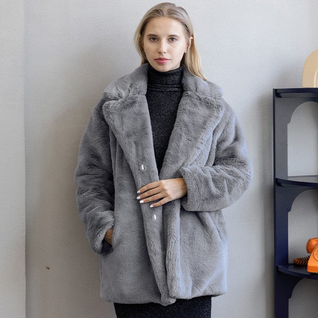 Abrigo Midi con Diseño Oversize para Mujer | Ideal para Otoño e Invierno