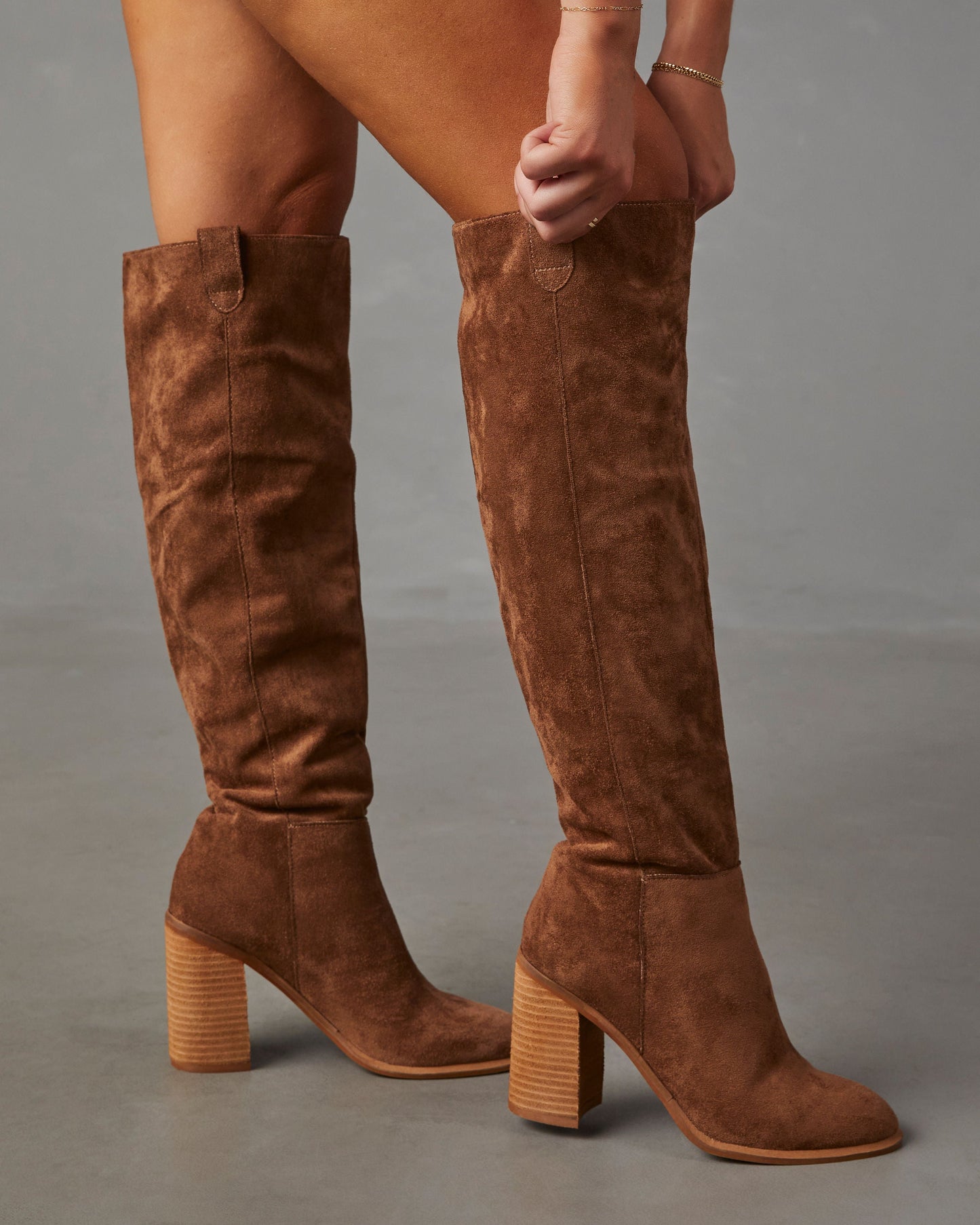 Botas Altas Con Diseño Slouch y Suela Resistente Para Mujer | Ideal Para Diferentes Ocasiones
