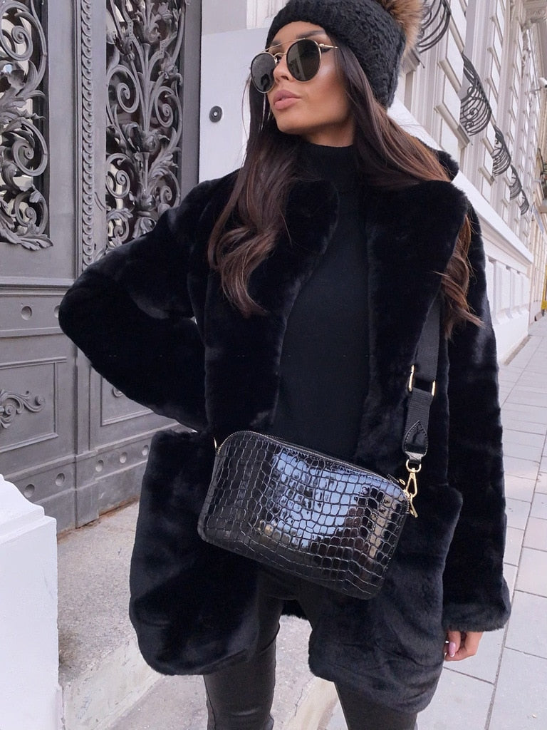 Abrigo Midi con Diseño Oversize para Mujer | Ideal para Otoño e Invierno