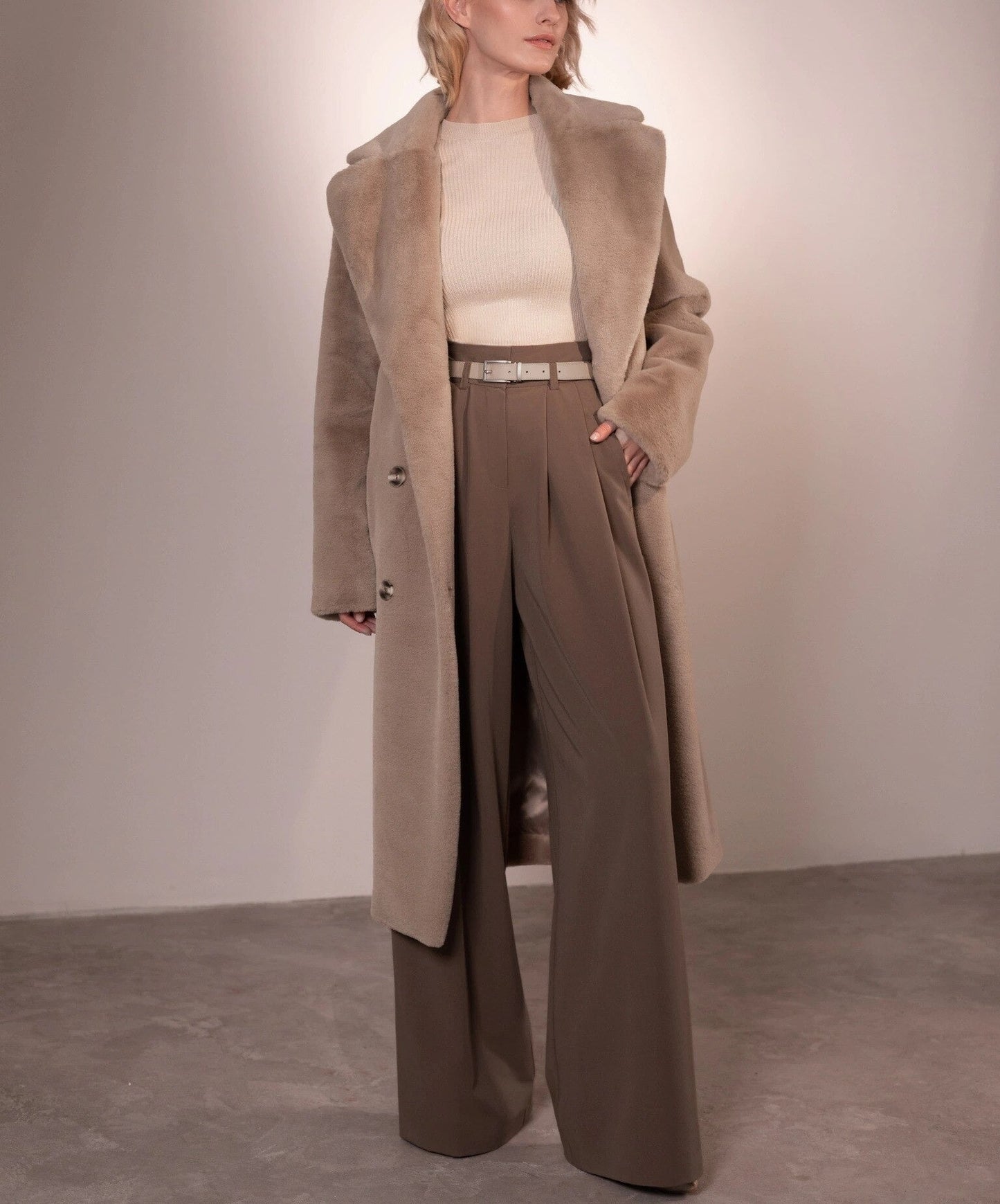 Manteco Largo con Cinturón Ajustable y Cierre de Botones para Mujer | Ideal para Invierno