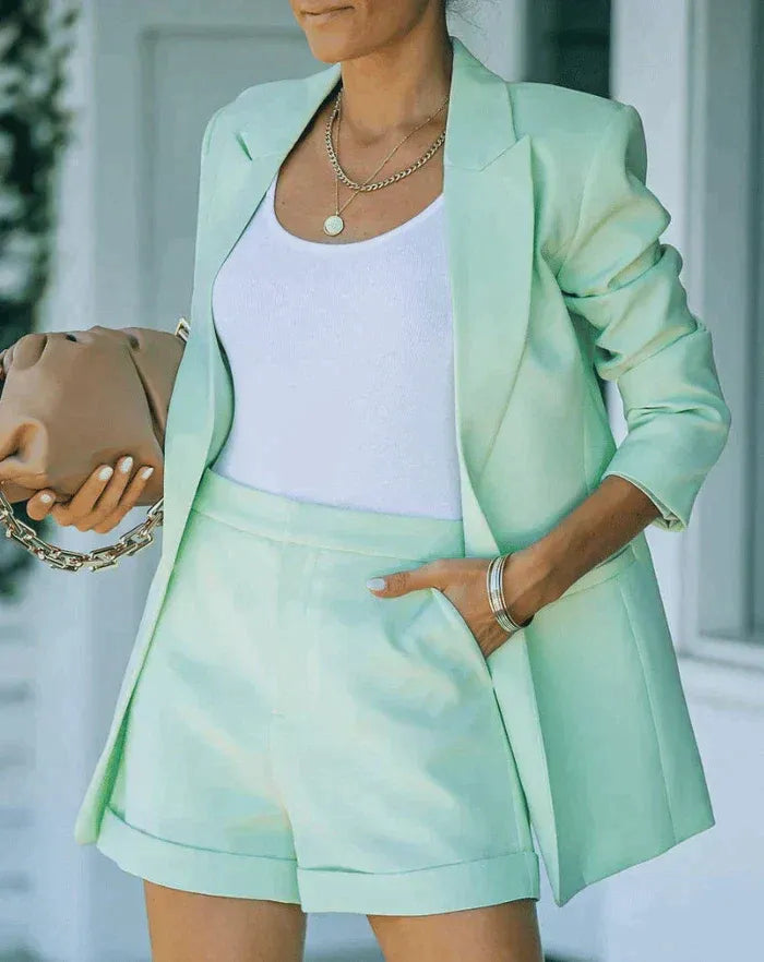 Conjunto con Blazer y Short para Mujer | Ideal para Uso Diario o Profesional