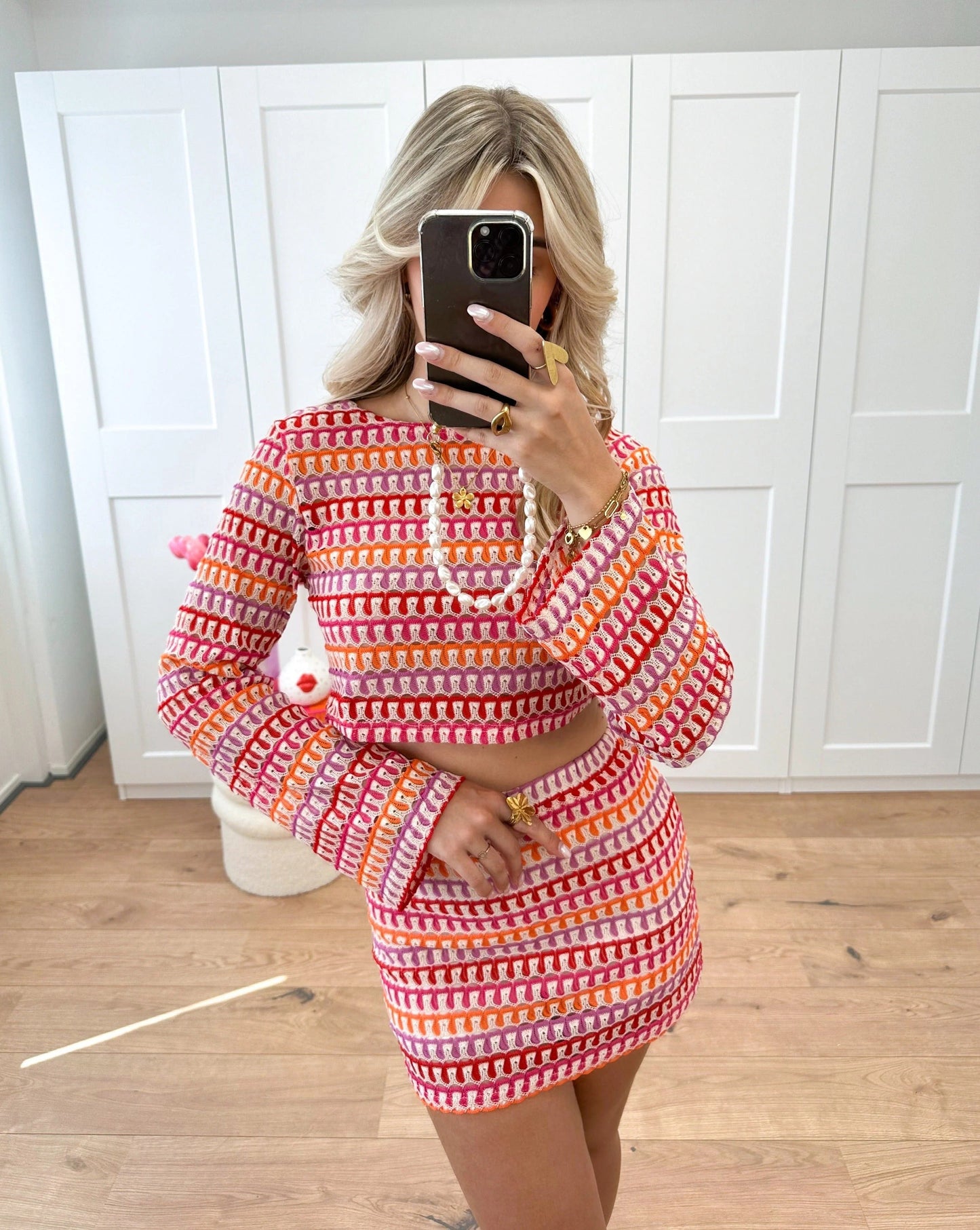 Conjunto con Top Corto De Manga Larga y Falda Mini De Talle Alto para Mujer | Ideal para Temporada Cálida