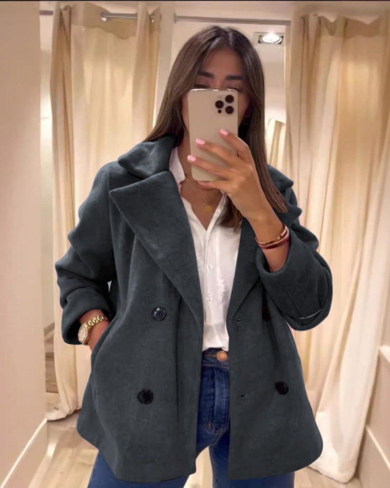 Abrigo con Corte Estructurado y Doble Botonadura para Mujer | Ideal para Otoño e Invierno