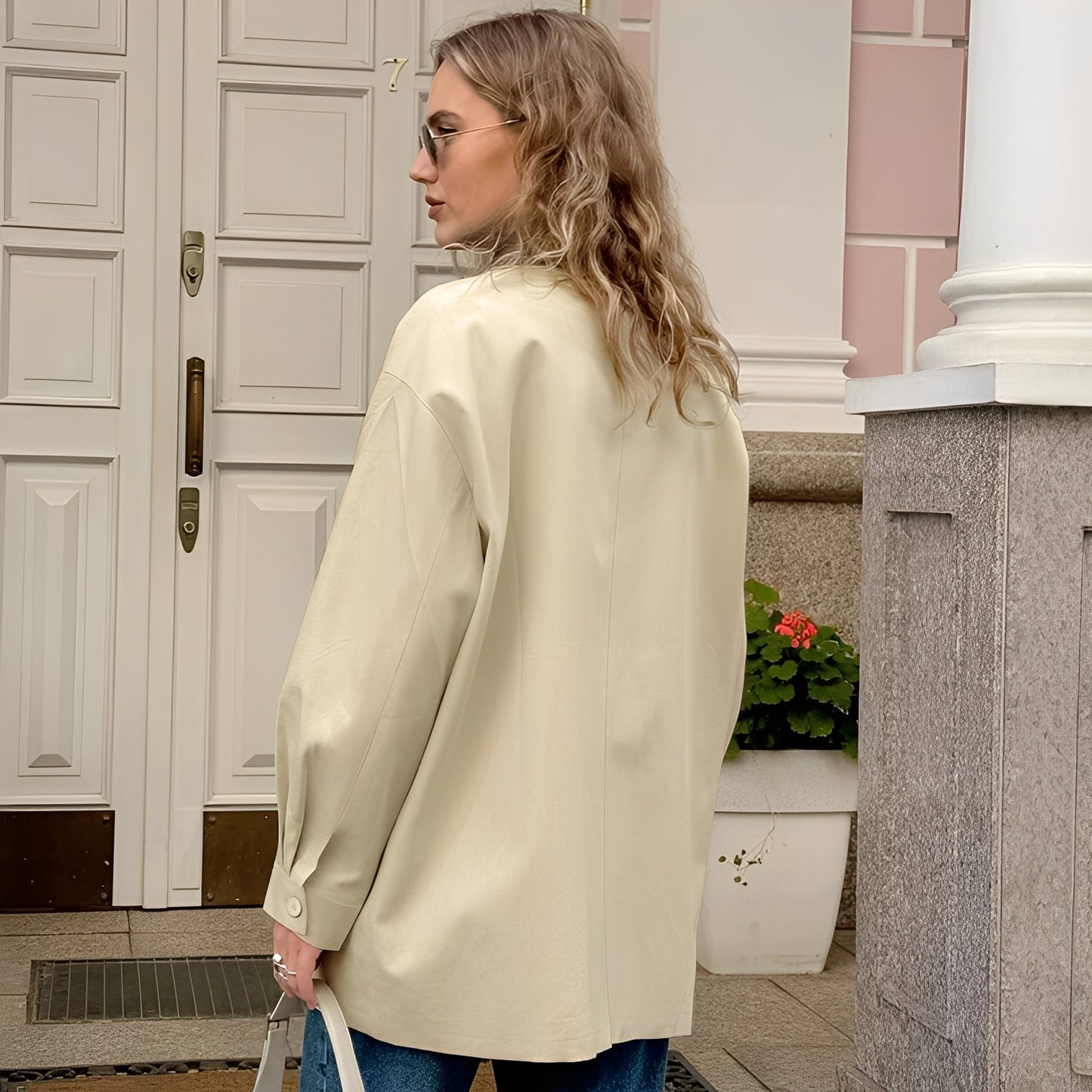 Chaqueta con Cuello Polo y Diseño Contrastado para Mujer | Ideal para la Media Estación