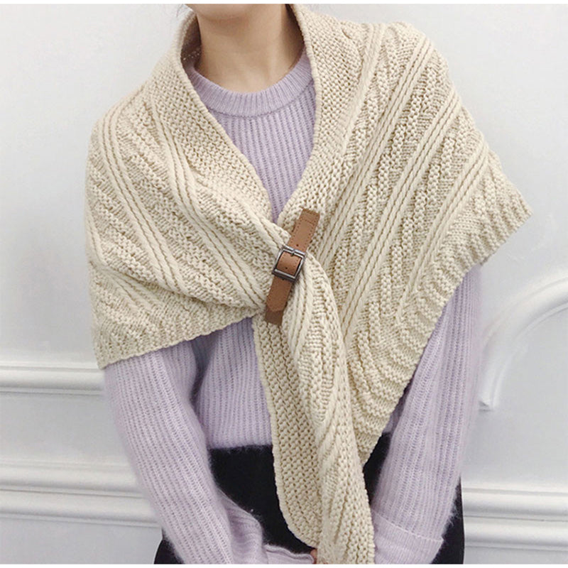 Chal Triangular con Cierre Ajustable para Mujer | Ideal para Invierno