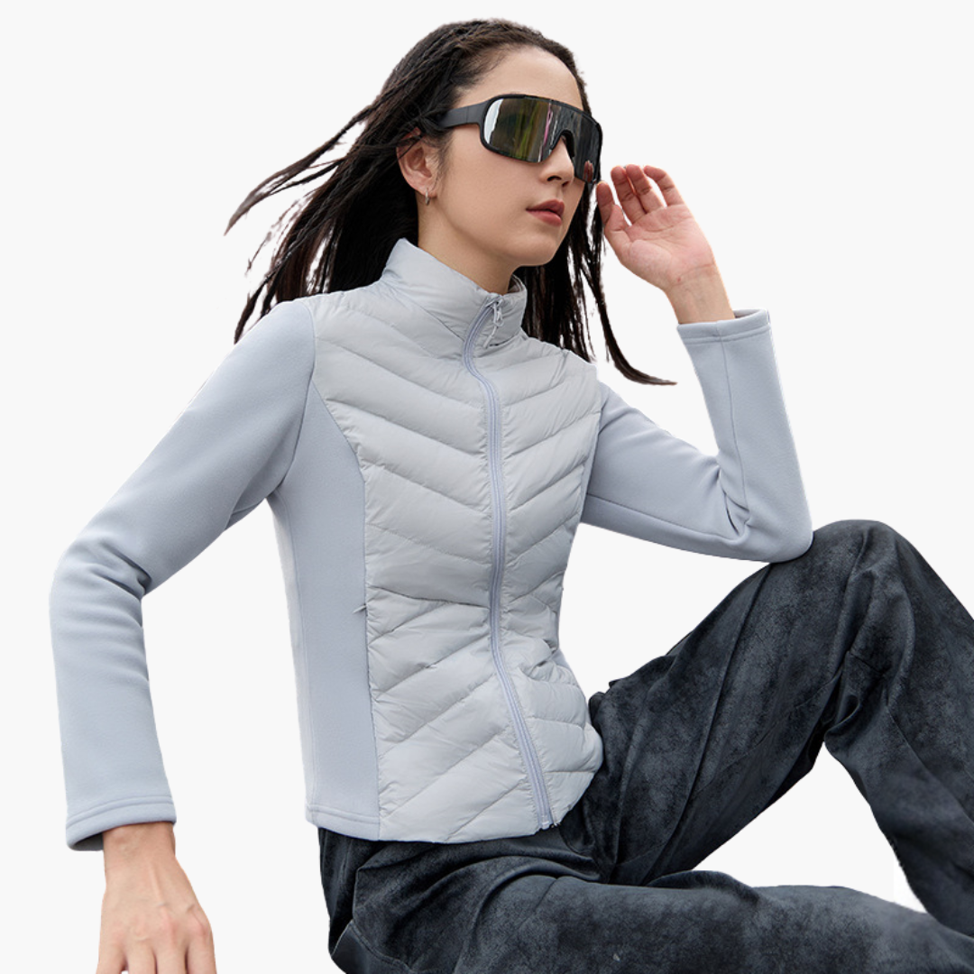 Chaqueta Híbrida con Diseño a Paneles para Mujer | Ideal para Entretiempo y Actividades al Aire Libre