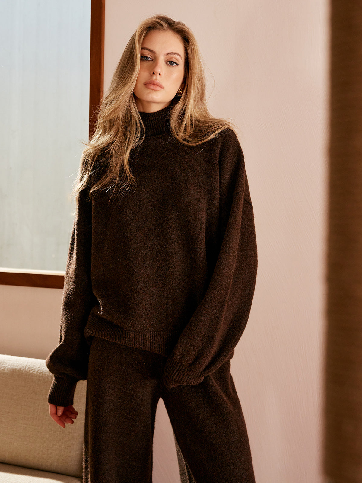 Jersey de Punto con Cuello Subido y Corte Amplio para Mujer | Ideal para Uso Diario