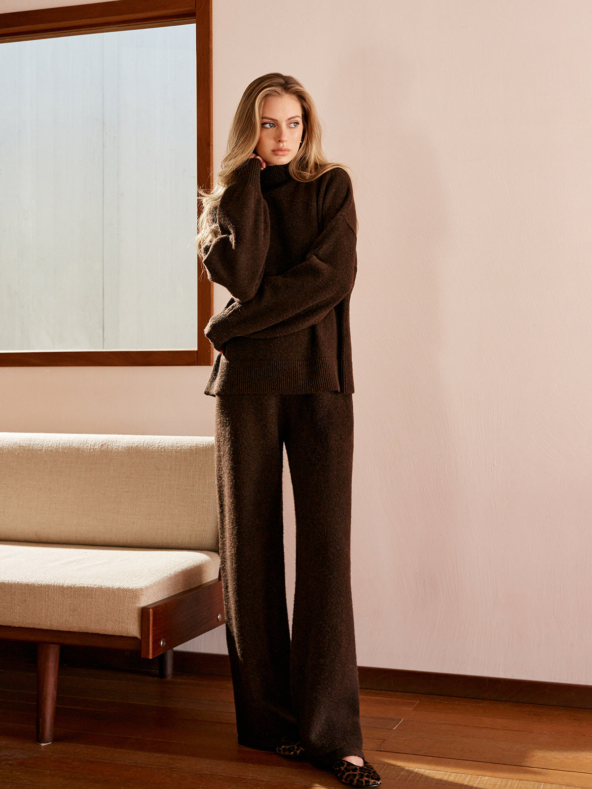 Jersey de Punto con Cuello Subido y Corte Amplio para Mujer | Ideal para Uso Diario