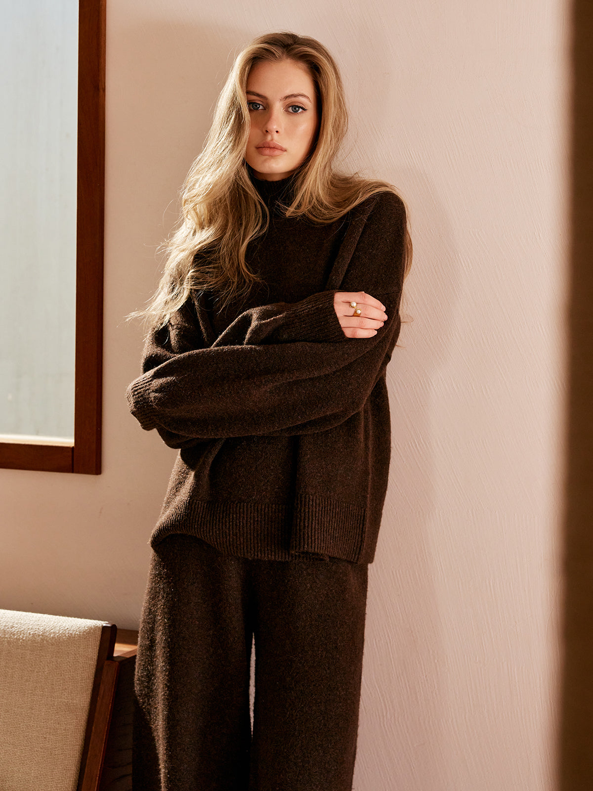 Jersey de Punto con Cuello Subido y Corte Amplio para Mujer | Ideal para Uso Diario