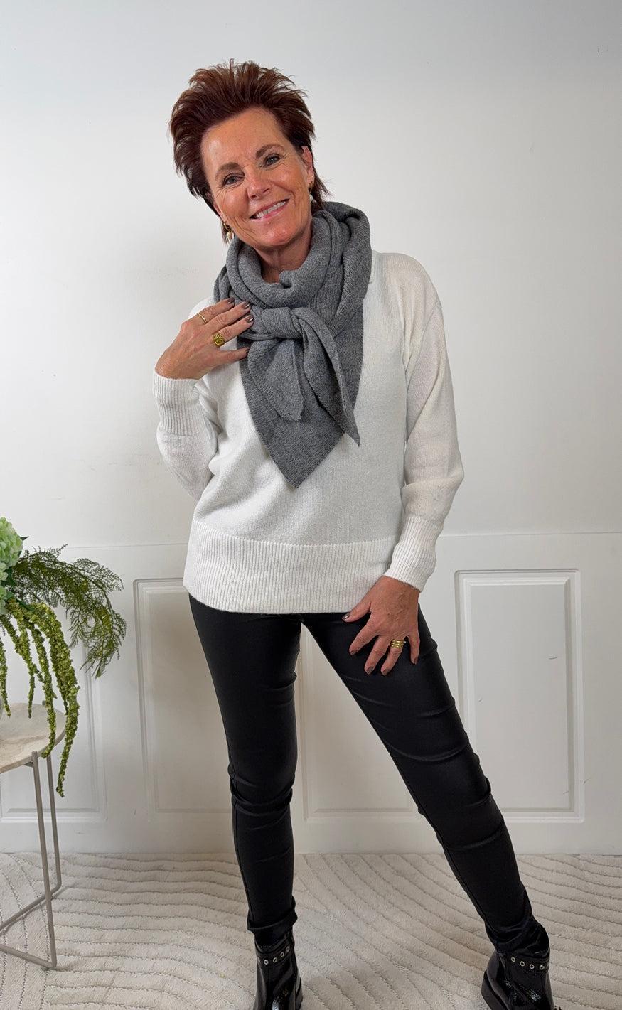 Bufanda Lisa para Mujer con Tamaño Estándar | Ideal para Uso Diario en Invierno