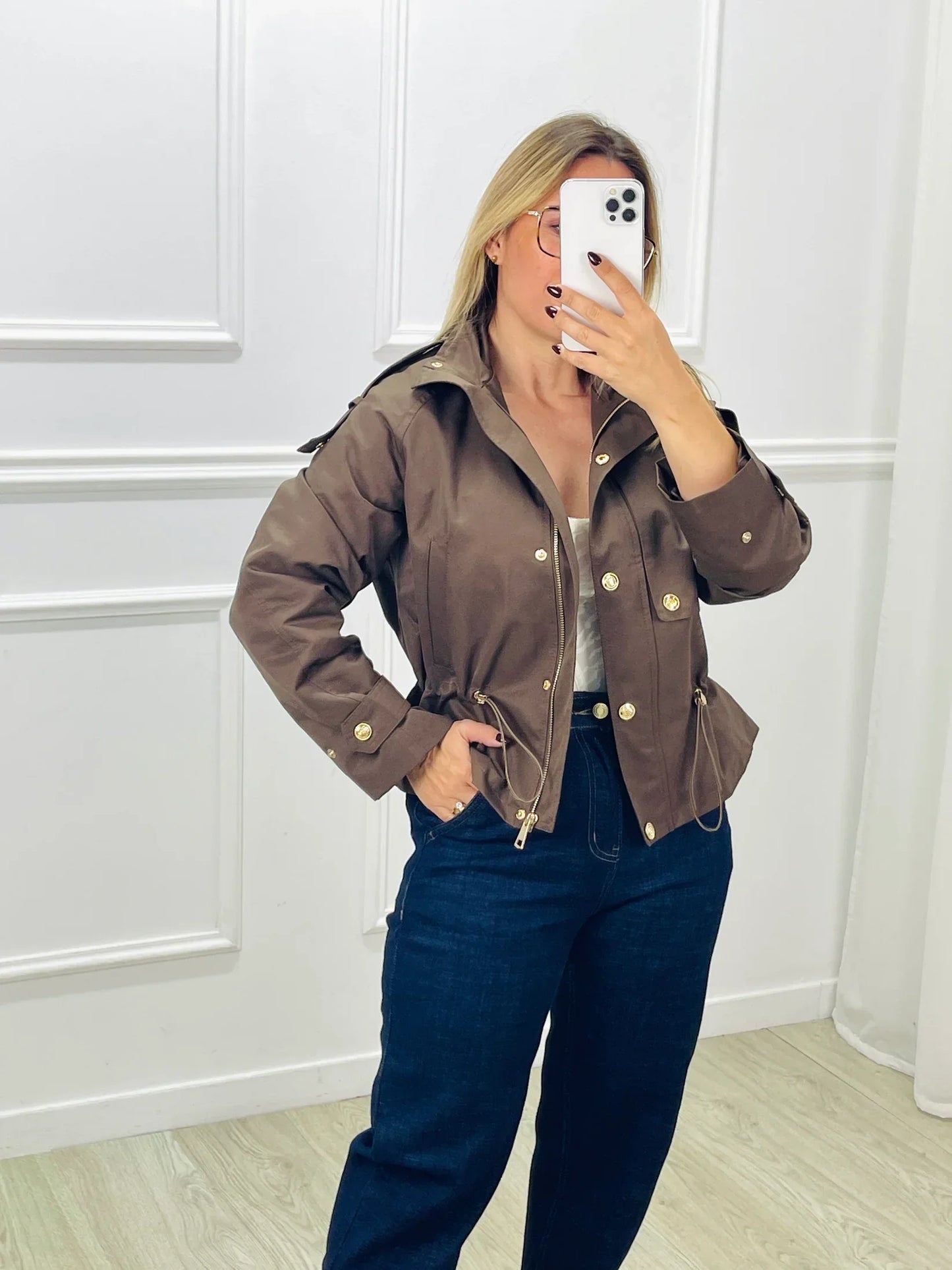 Gabardina Larga con Cinturón Ajustable para Mujer | Ideal para la Media Estación