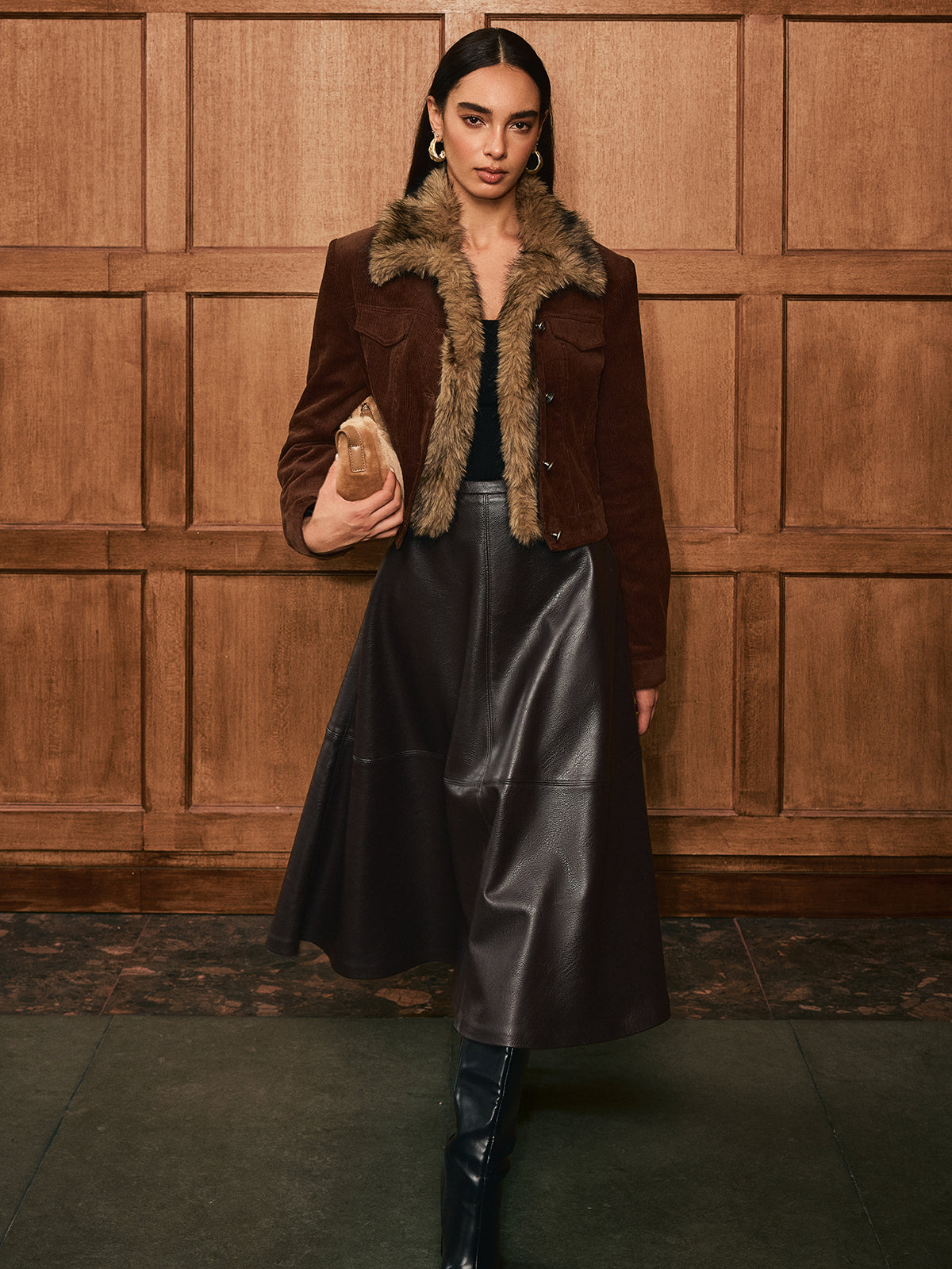 Chaqueta Corta con Cuello de Textura Suave para Mujer | Ideal para Entretiempo y Uso Diario