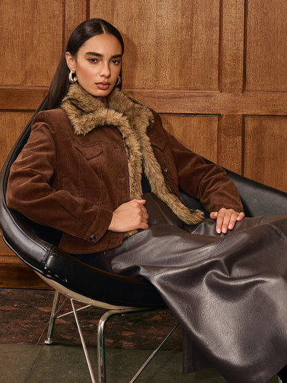 Chaqueta Corta con Cuello de Textura Suave para Mujer | Ideal para Entretiempo y Uso Diario