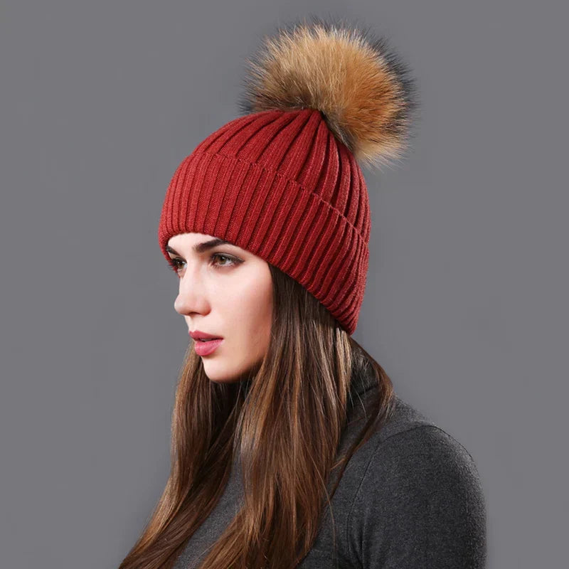 Gorro de Punto Canelado con Pompon para Mujer | Ideal para Invierno