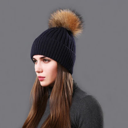 Gorro de Punto Canelado con Pompon para Mujer | Ideal para Invierno