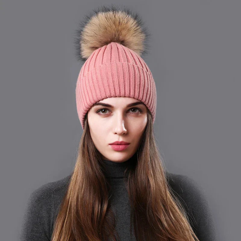 Gorro de Punto Canelado con Pompon para Mujer | Ideal para Invierno
