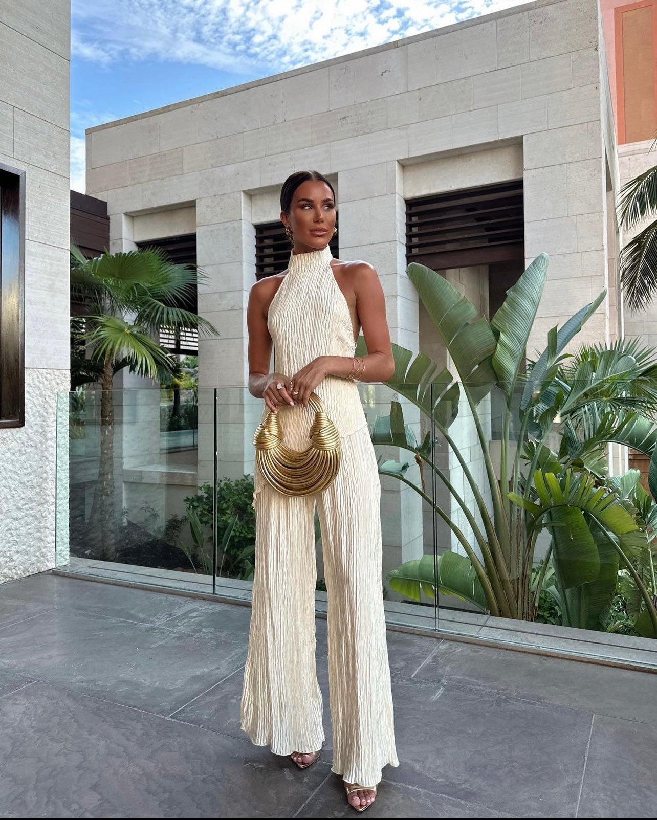 Conjunto De Top Halter con Espalda Abierta y Pantalón De Corte Amplio para Mujer | Ideal para Eventos y Ocasiones Especiales