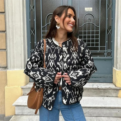 Chaqueta con Motivo Gráfico en Blanco y Negro para Mujer | Ideal para Invierno y Uso Diario