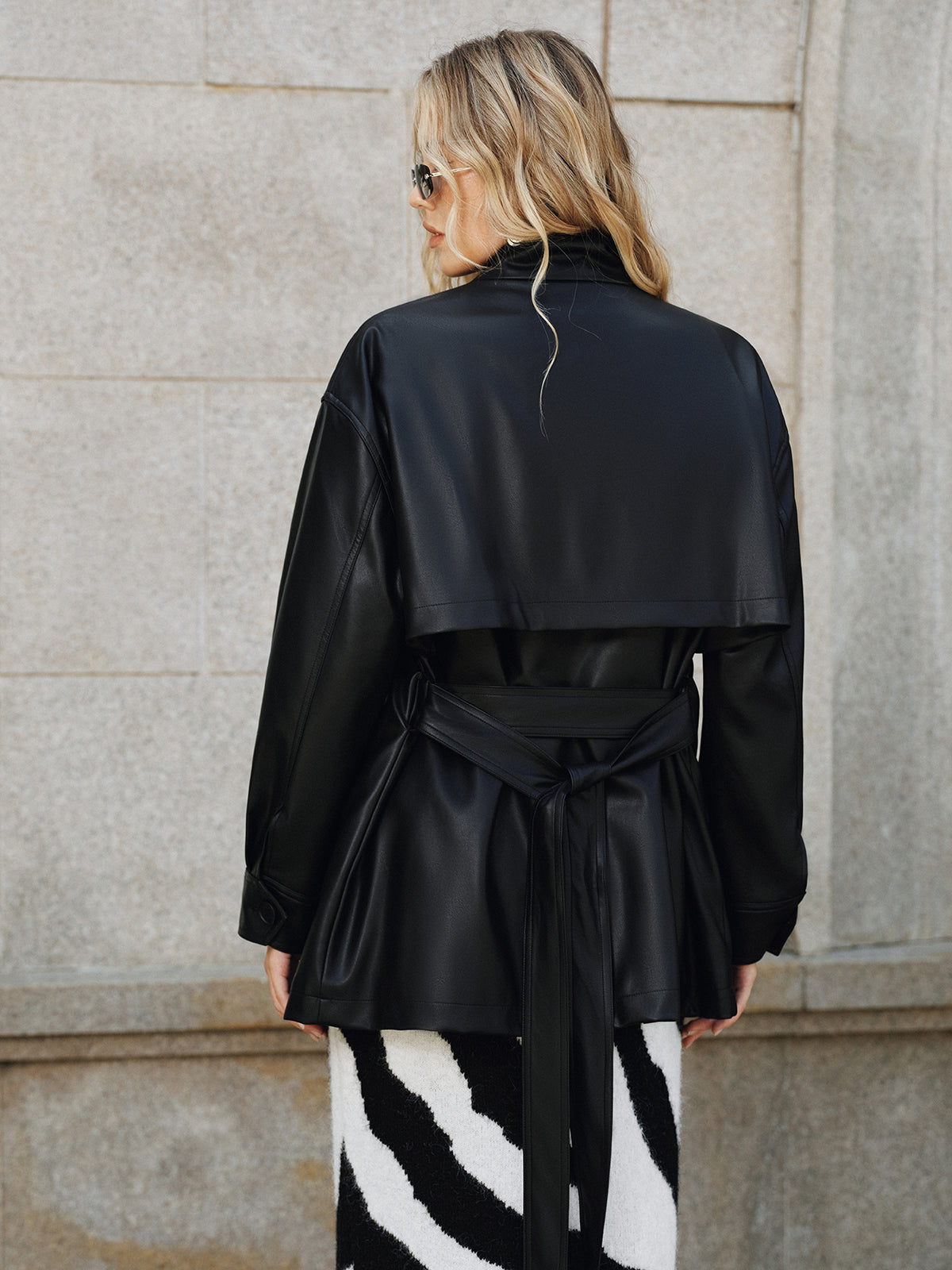 Chaqueta Acolchada con Cinturón Ajustable para Mujer | Ideal para Entretiempo y Uso Exterior