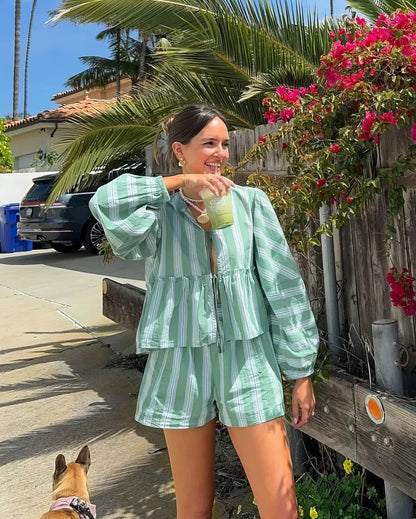 Conjunto con Blusa de Rayas y Short para Mujer | Ideal para Verano