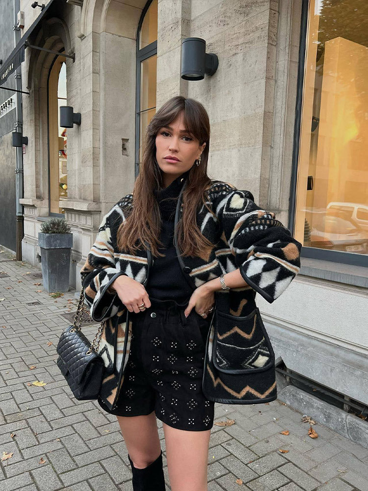 Abrigo Corto con Corte Estructurado para Mujer | Ideal para La Temporada Otoñal